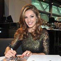 Kelly Brook opens the New Look boutique Photos | Picture 75480